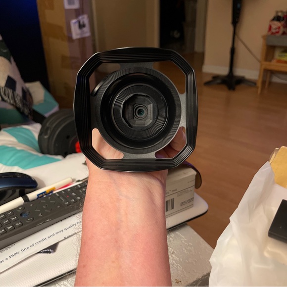 DVC digital video camcorder 4K with all the attachments - Picture 9 of 16